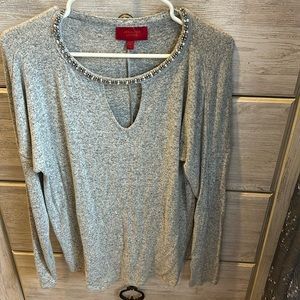 Beaded top with key hole